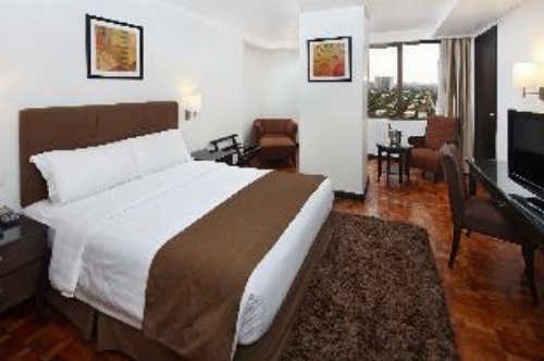 City Garden Hotel Makati image 4